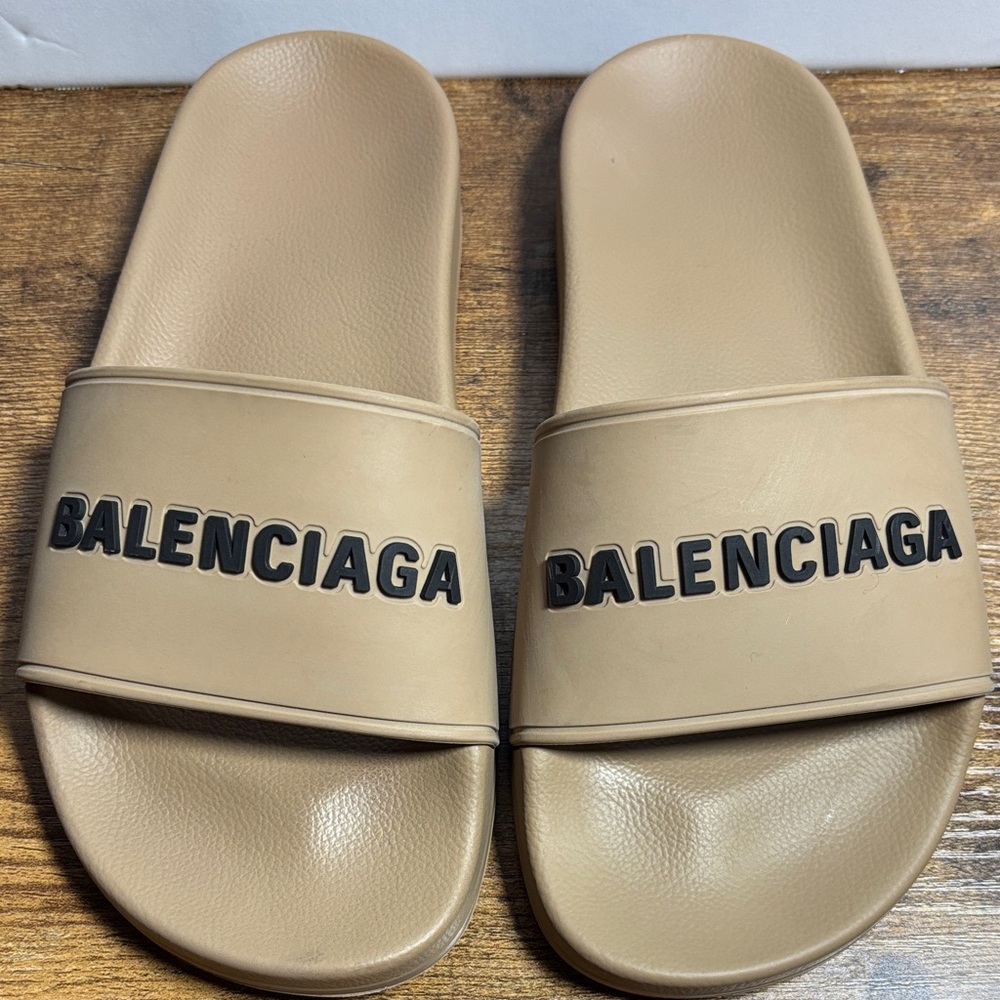 Balenciaga Logo Pool Slides Beige Size 36/6 Slip-On Sandals